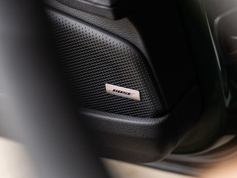 Used 2025 Porsche Panamera image 24