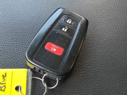 Used 2020 Toyota RAV4 XLE image 27