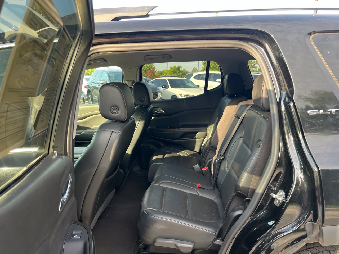 Used 2023 GMC Acadia SLT AWD/4WD image 19