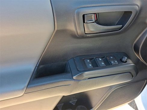 Used 2020 Toyota Tacoma SR image 12