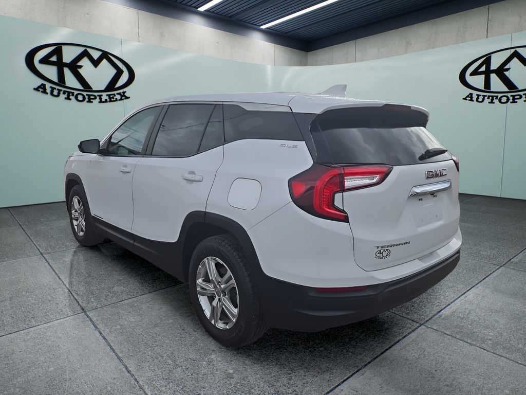 Used 2024 GMC Terrain SLE FWD image 5