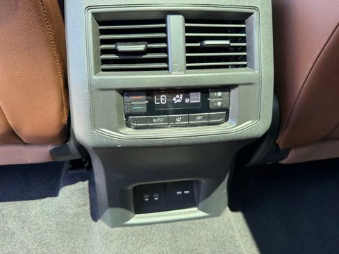 Used 2023 Volkswagen Atlas SE w/ Panoramic Sunroof Package AWD/4WD image 27