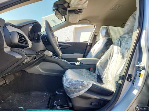 Used 2025 Subaru Outback Premium AWD/4WD image 13