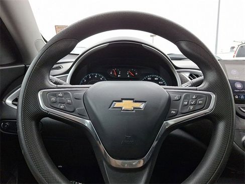Used 2022 Chevrolet Malibu LT image 19