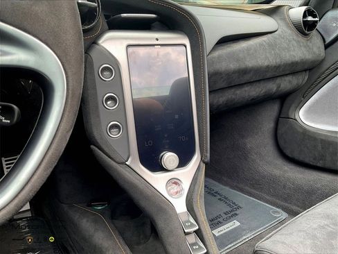Used 2024 McLaren 750S Spider image 8