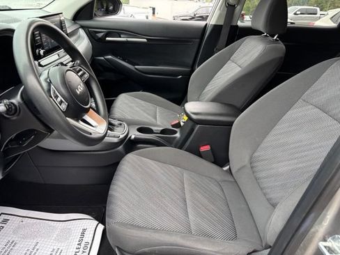 Used 2023 Kia Seltos LX AWD/4WD image 7