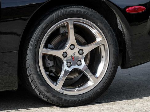 Used 2002 Chevrolet Corvette Convertible w/ Preferred Equipment Group2 image 50