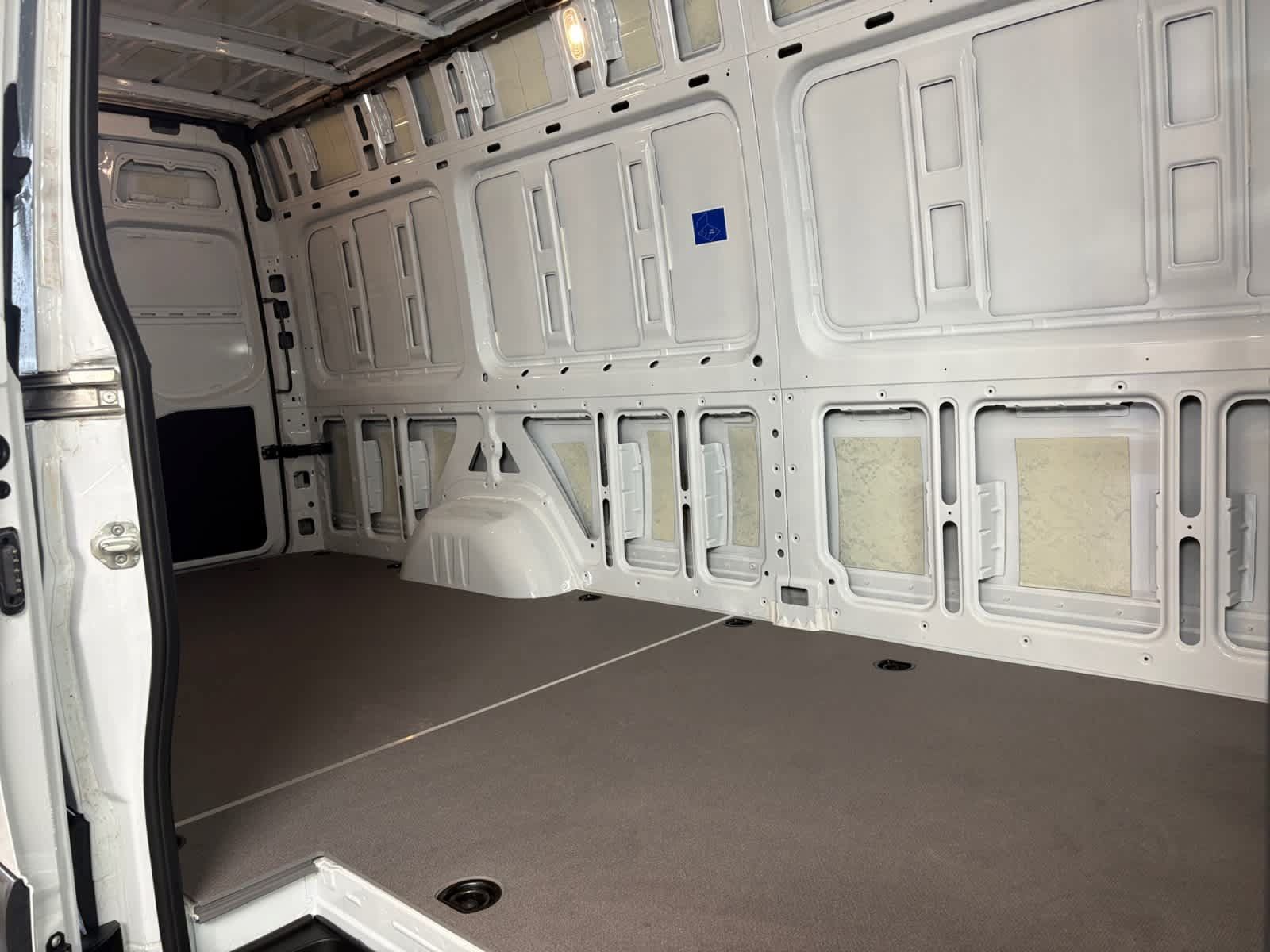 Used 2025 Mercedes-Benz Sprinter 2500 image 18