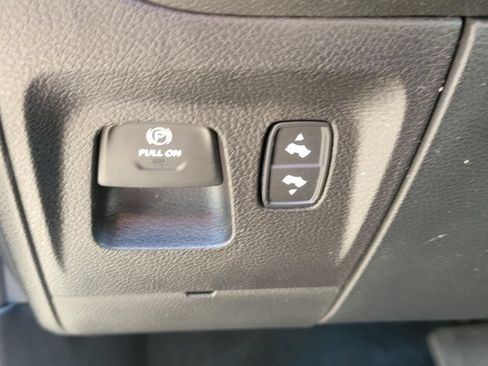 Used 2023 RAM 1500 Laramie AWD/4WD image 34