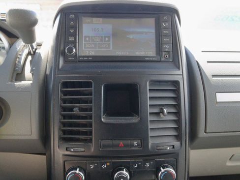 Used 2009 Dodge Grand Caravan SE image 18