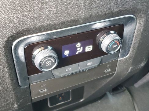 Used 2025 Chevrolet Tahoe LT image 14