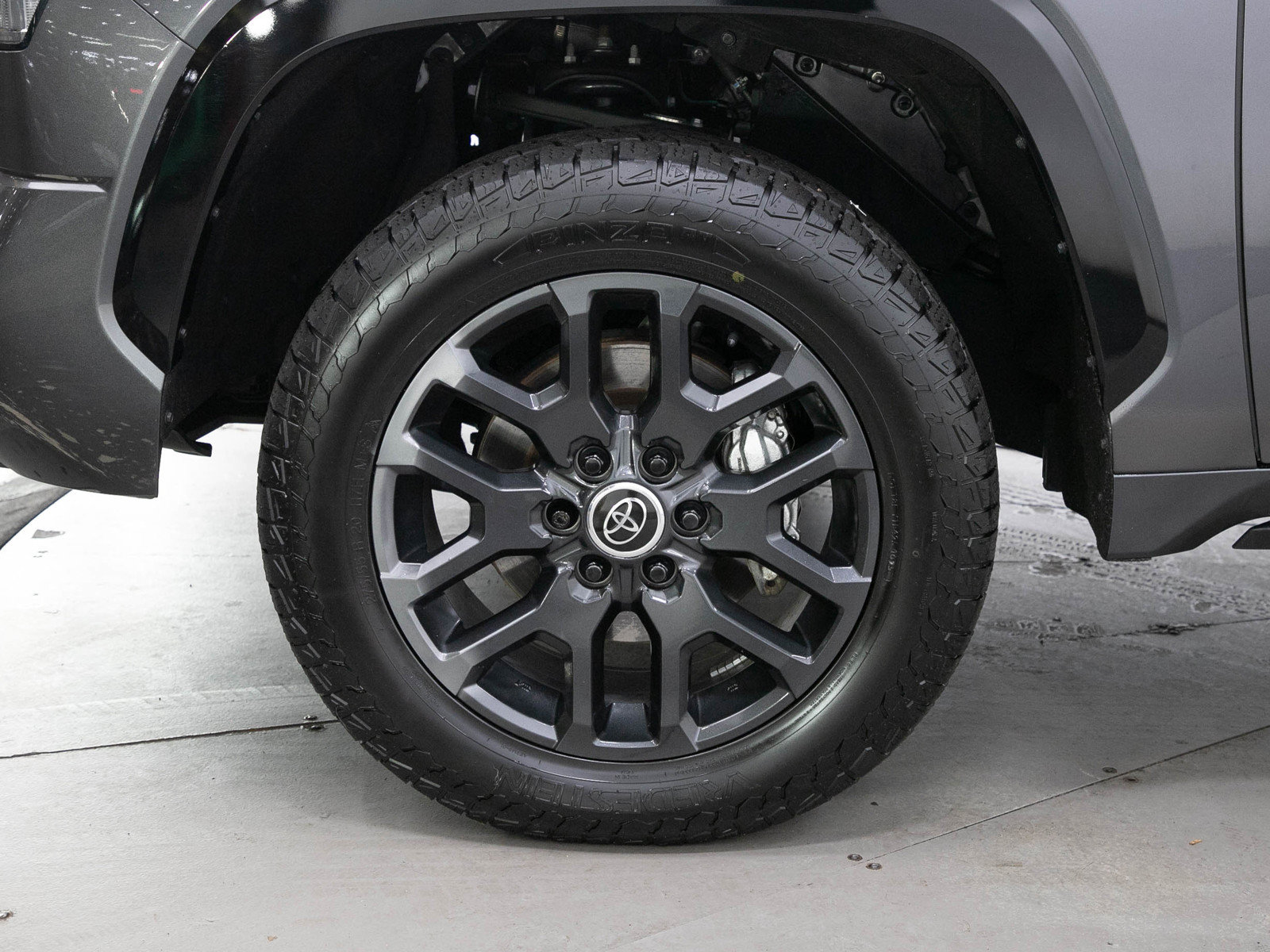 Used 2024 Toyota Tundra Platinum AWD/4WD image 29