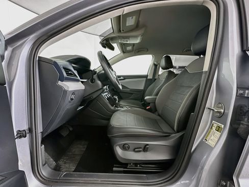Used 2024 Volkswagen Taos SE FWD image 13