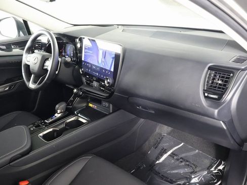 Certified 2026 Lexus NX 350h AWD w/ Accessory Package (2T) image 9