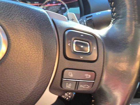 Used 2017 Lexus IS 200t image 31