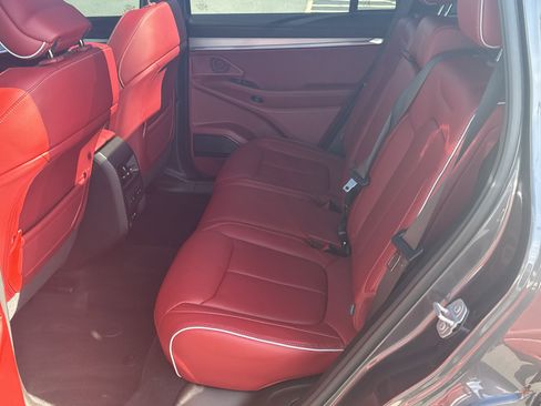 Used 2025 Jeep Wagoneer S Launch Edition image 27