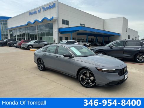 Used 2025 Honda Accord Sport image 1