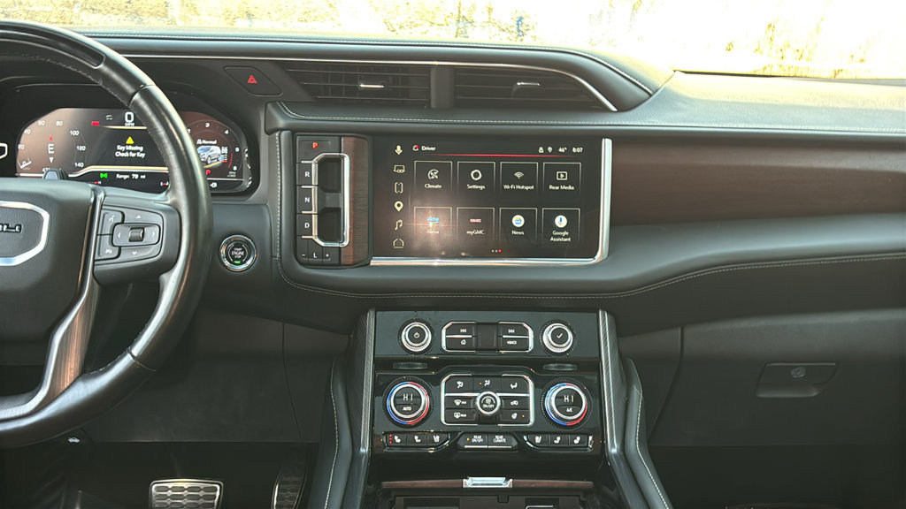 Used 2023 GMC Yukon Denali Ultimate AWD/4WD image 8