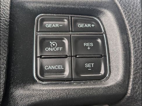 Used 2017 RAM 1500 Express RWD image 16