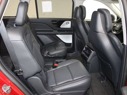 New 2026 Lincoln Aviator Reserve w/ Luxury Package RWD image 32