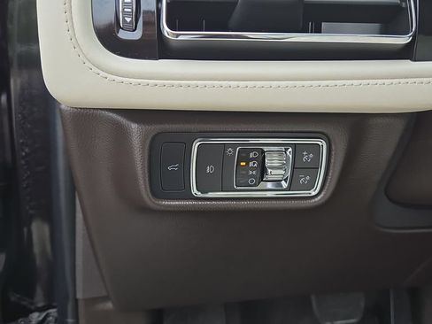 Used 2022 Lincoln Aviator Black Label w/ Dynamic Handling Package AWD/4WD image 16