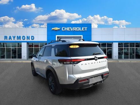 Used 2022 Nissan Pathfinder SV w/ SV Premium Package AWD/4WD image 5