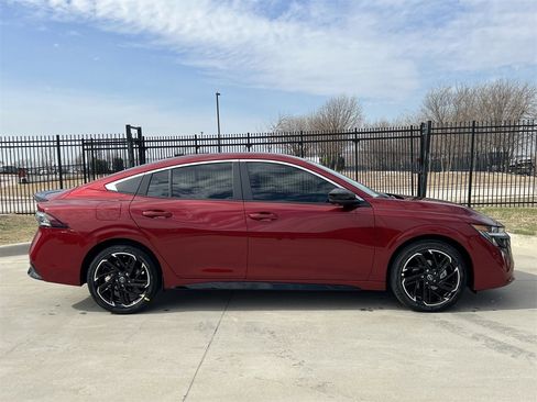 New 2026 Nissan Sentra SR image 3