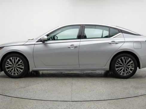 Used 2025 Nissan Altima 2.5 SV image 5