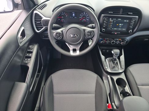 Used 2021 Kia Soul LX FWD image 19