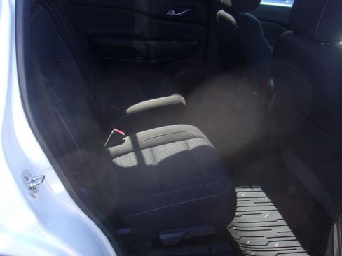 Used 2023 GMC Acadia SLE w/ Driver Convenience Package image 6