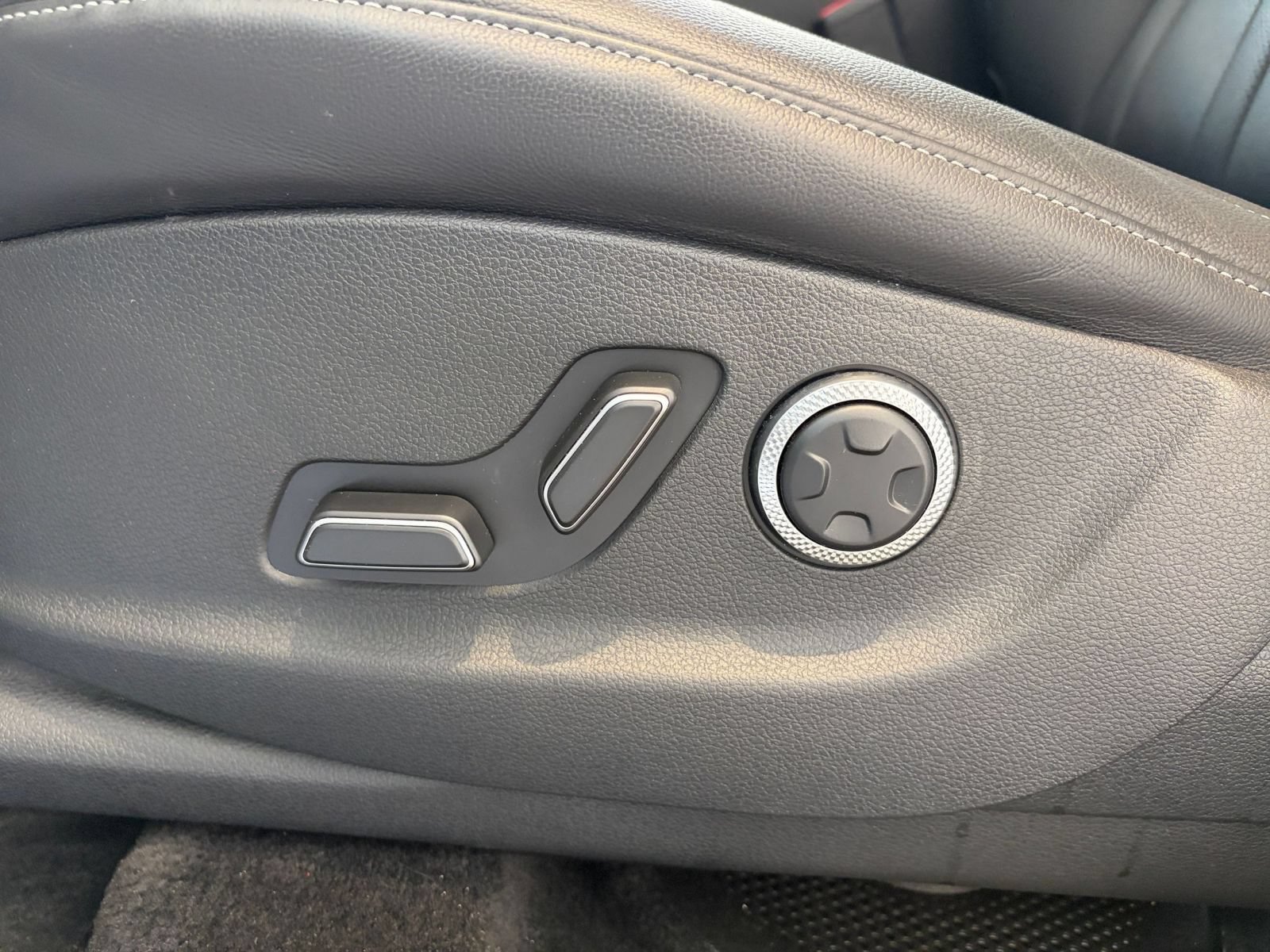 Used 2026 Genesis GV80 2.5T AWD/4WD image 22