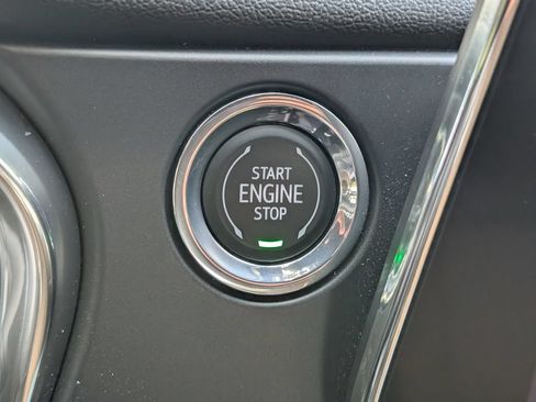 Used 2024 Chevrolet Blazer Premier w/ Enhanced Convenience Package FWD image 31
