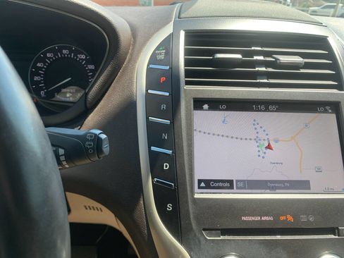 Used 2018 Lincoln MKC Select w/ Select Plus Package AWD/4WD image 15