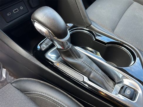 Used 2022 Buick Encore GX Select image 15