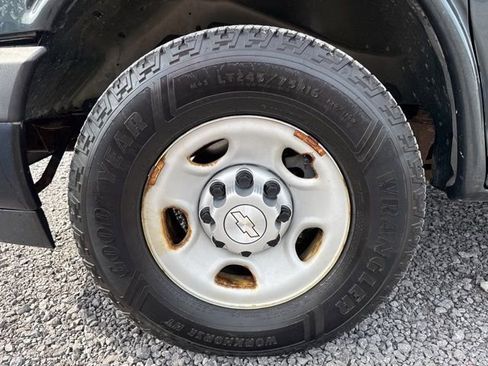 Used 2017 Chevrolet Express 2500 LS image 10