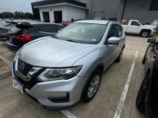 Used 2018 Nissan Rogue S image 1