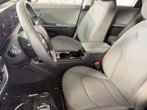 Used 2025 Kia K4 FWD image 19