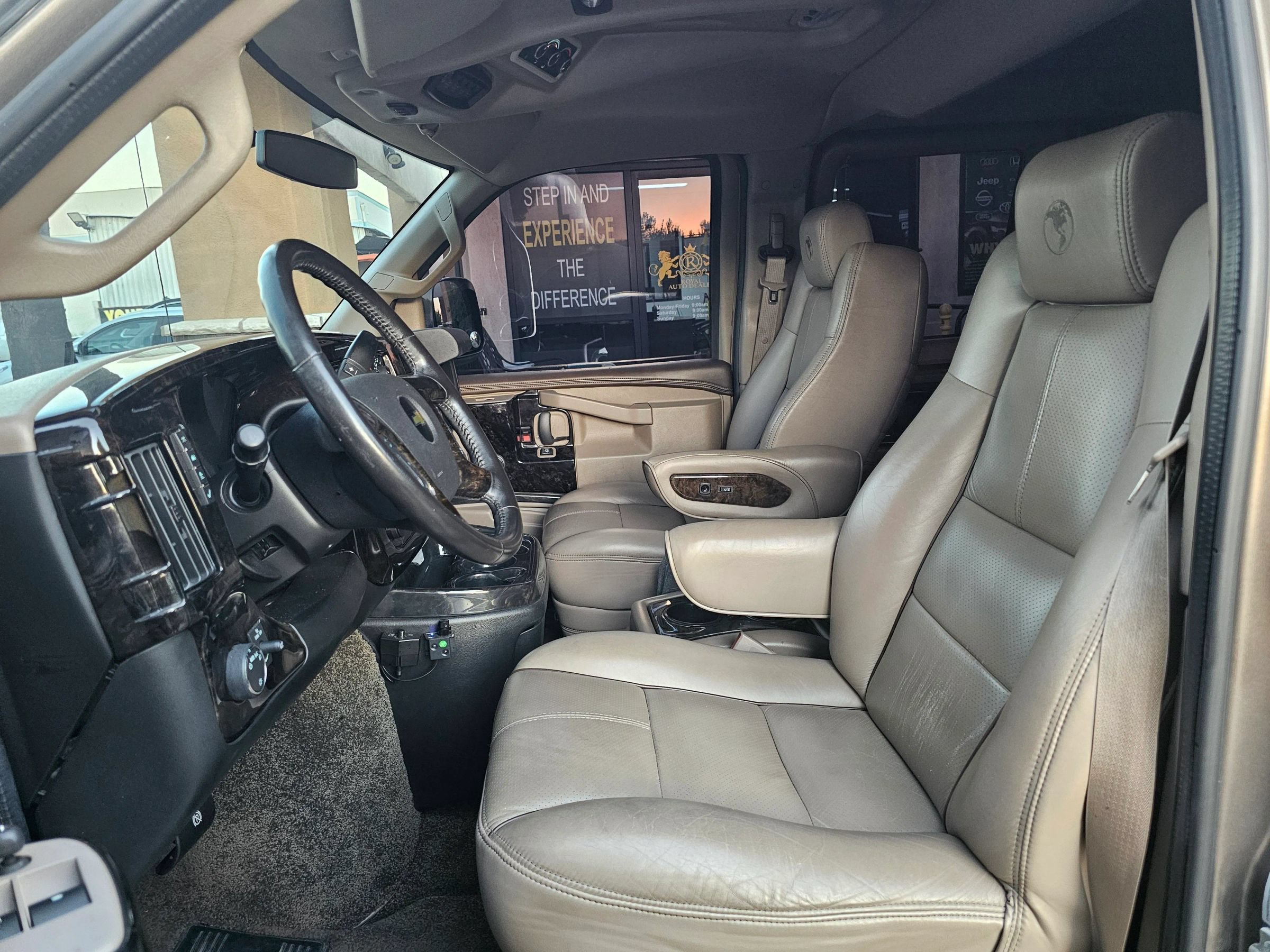 Used 2016 Chevrolet Express 2500 RWD image 19