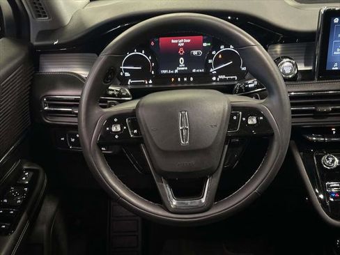 Used 2022 Lincoln Corsair Standard w/ Equipment Group 101A image 13