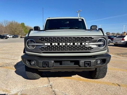 Used 2023 Ford Bronco Badlands image 10