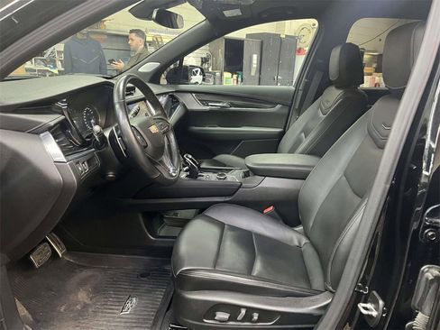 Used 2024 Cadillac XT6 Sport image 16