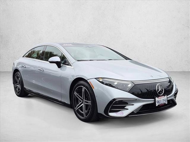 Certified 2024 Mercedes-Benz EQS 580 4MATIC Sedan image 3