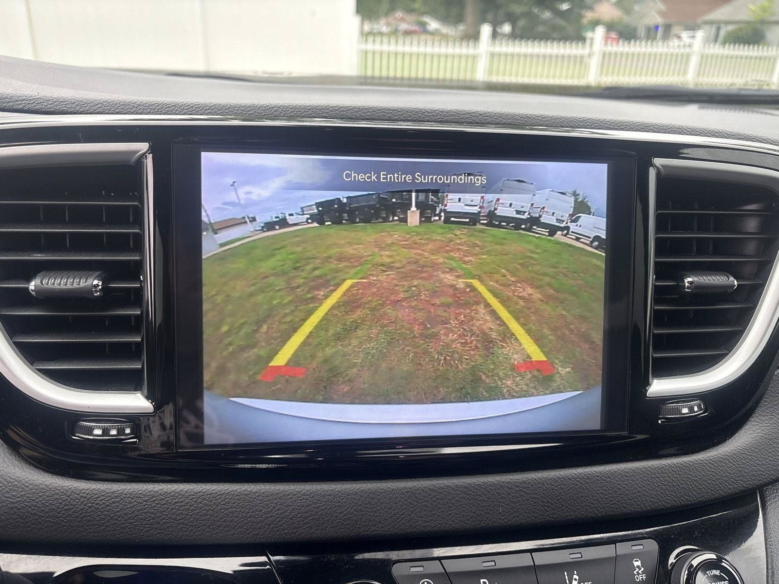 Used 2026 Chrysler Pacifica Select FWD image 23