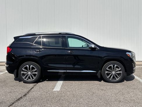 Used 2020 GMC Terrain Denali w/ Denali Premium Package AWD/4WD image 9