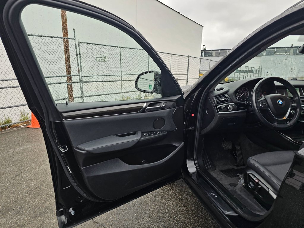 Used 2017 BMW X3 xDrive28i AWD/4WD image 18