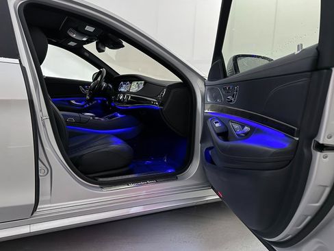 Used 2015 Mercedes-Benz S 550 Sedan image 23