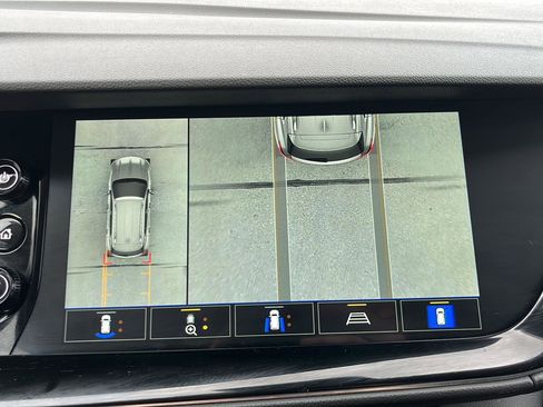 Used 2022 Buick Envision Avenir w/ Technology Package II AWD/4WD image 18