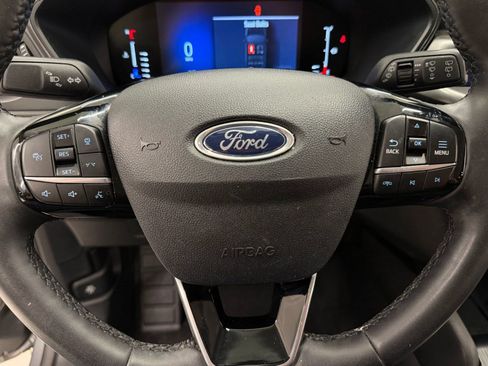 Used 2023 Ford Escape Active w/ Tech Pack #1 AWD/4WD image 9