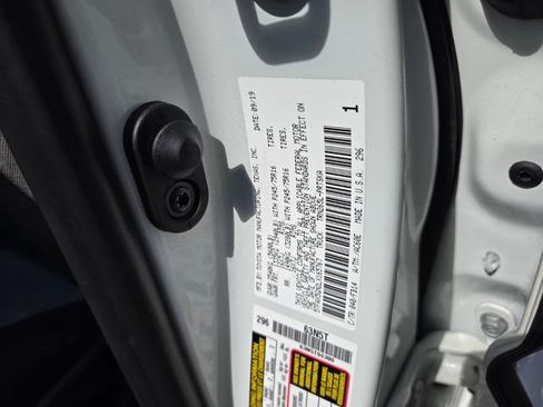 Used 2020 Toyota Tacoma SR w/ SR Convenience Package RWD image 17