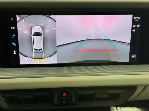 Used 2024 Porsche Cayenne w/ Technology Package image 32